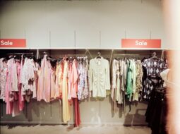 Breven Pole:Sales Style